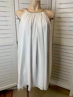 $19 • Buy FOREVER NEW White  Dress Size 10