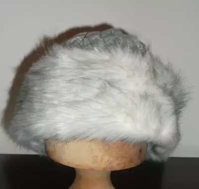 Ex Marks And Spencer Unlined Grey Cable Detail Faux Fur Trim Beanie Hat • £10.95