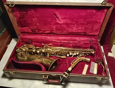 ~Vintage 1955 Buescher Aristocrat Alto Saxophone Series III With Case~ • $495