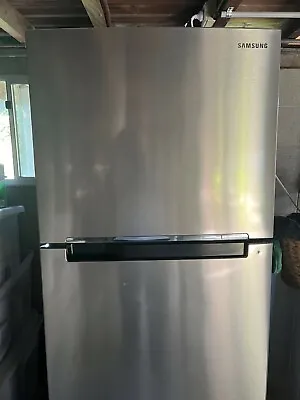 Samsung Top Mount Fridge Silver • $400