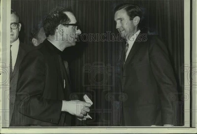 $9.99 • Buy 1968 Press Photo Milwaukee Civil Rights Leader Father James Groppi In Washington
