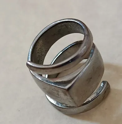 Modernist Abstract  Silver Ring - Vintage  • $40