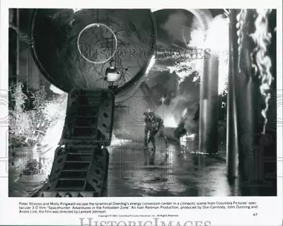 1983 Press Photo Peter Strauss Molly Ringwald In  Spacehunter: Adventures  • $15.99