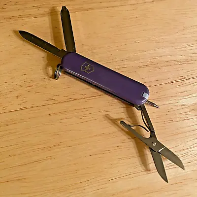SIGNATURE Swiss Army Knife VICTORINOX Pocket Multitool 58mm Purple • $33