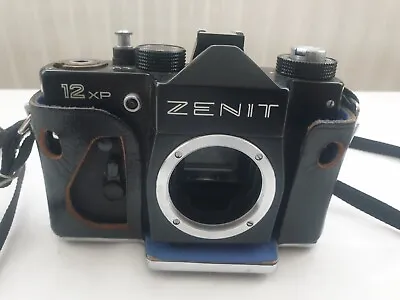 ZENIT 12XP 35mm SLR Film Camera Body - UNTESTED FAULTY SPARES REPAIR • £10.99