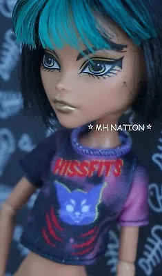 Monster High Toralei Stripe's G3 Hissfits Graphic T-Shirt - NO DOLL • $4