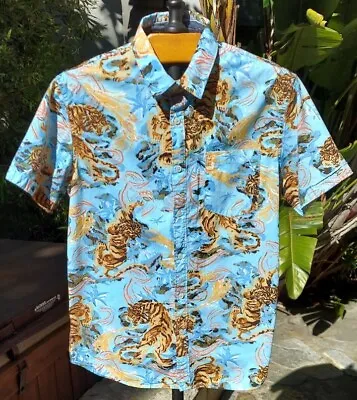 Nickel & Iron Men's Sky Blue Asian Tiger Print Shirt S/S Button Up EUC Medium • $9.95