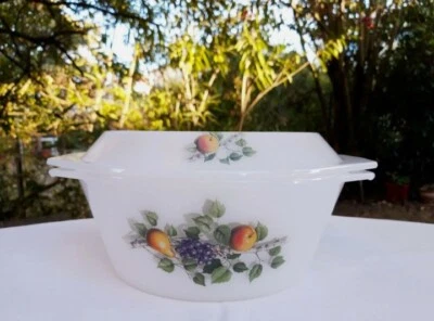Cocotte vintage Arcopal Fleurette avec couvercle - Arts de la table