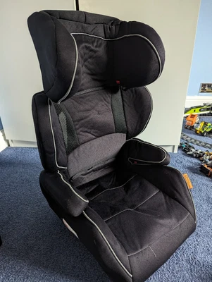 £5 • Buy Halfords Essential High Back Booster Seat