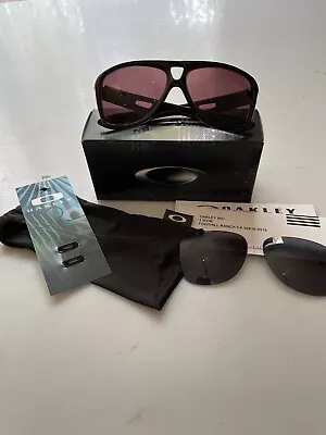 Oakley Sunglasses Men Used • $143.50