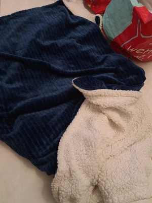 £15 • Buy  Sherpa Fleece Blanket Soft Warm Bed Sofa Throw Size Small