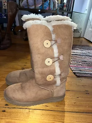 Ugg Bailey Boots Size 9 • $9.84