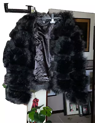 £2 • Buy Ladies Black Faux Fur Jacket By New Look. Size 8. Hook And Eye Fastening.