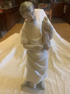 Large 16” Lladro Doctor With Baby Porcelain Figurine • $65