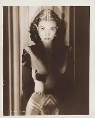 HOLLYWOOD BEAUTY Vivien Leigh STYLISH POSE STUNNING PORTRAIT 1950s Photo 424 • $299.99