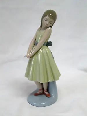 $59.95 • Buy Lladro Figurine #5092  After The Dance / Ballerina - Excellent Condition  NO BOX