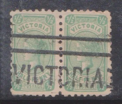 (F135-164) 1901  Australia Vic 1/2d Green Pair QVIC (FN)  • $14