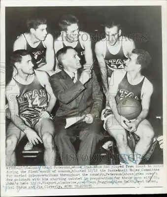 1950 Press Photon Coach Vadal Peterson Goes Over A Few Pointers With His Players • $19.99