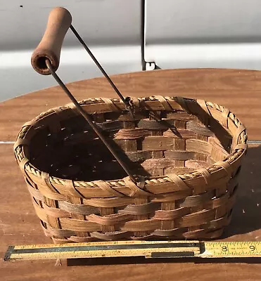 Vintage Americana Miniature Primitive Wood Handled Woven Splint Basket! • $1.99