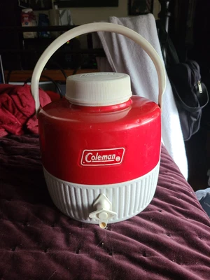 $18 • Buy Vintage COLEMAN PICNIC JUG Cooler Red 1 Gallon Water Thermos Camping