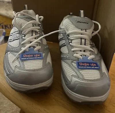 Size Skechers Shape UPS White • $25