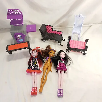 Monster High Furniture And Dolls Lot Art Class Lounge Freaky Fusion Catacombs • $49.95