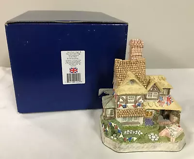 David Winter English Cottages; Welcome Home Cottage Time Limited Edition 1995 • $40