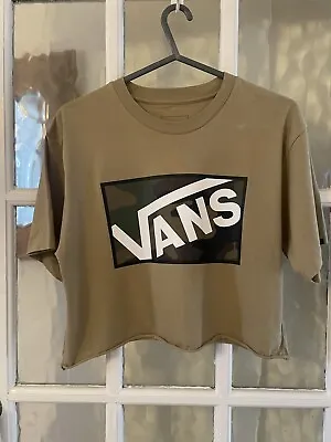 £5 • Buy VANS Camo Cropped T Shirt Size Small