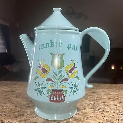 VINTAGE McCOY USA TURQUOISE COOKIE POT DUTCH DESIGN -COMPLETE • $25