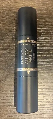 Max Factor FaceFinity All Day Matte Panstik Foundation_40 Light Ivory_Warm Beige • £4.95