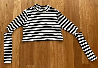 ZULU & ZEPHYR Black White Stripe Cropped Long Sleeve Cut Out Ribbed Top Size 10 • $10