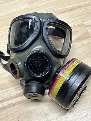 US Military 3M FR- M40 20 Gas Mask Size Medium Respirator With Fr-64 Niosh • $100