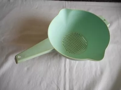 *VINTAGE* Tupperware Mint Green In Color 2 Quart Strainer/Colander #1523-8 • $6.99