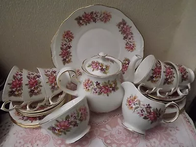 Colclough Wayside 22 Piece Tea Set - Porcelain China - England • £65