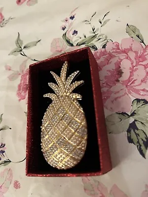 Vintage Crystal Pineapple Magnetic Clip Brooch Gold Plated Pearl Pin • $17.26