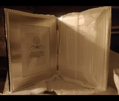 £3 • Buy Folding Photo Frame  5x7 New 