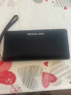 Michael Kors Women's Navy Blue Leather Wallet • $40