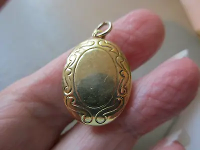 Pretty Vintage Gold Tone Oval Opening Photo Locket Fob Charm Pendant Necklace Uk • £14.99