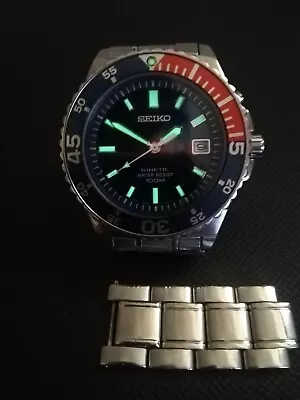 Mens Seiko 5M62-0A10 Pepsi Kinetic Divers Watch – 100m. • £195