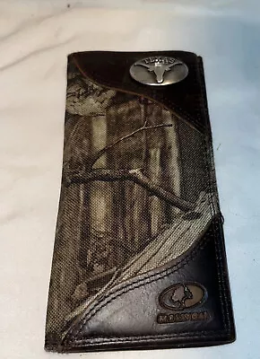 Mossy Oak Checkbook Wallet • $20