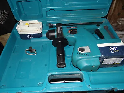 Makita BHR200 Cordless Rotary Hammer • $155