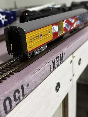 MTH HO Smooth Side Baggage Car Union Pacific “George Bush Funeral Car” • $299