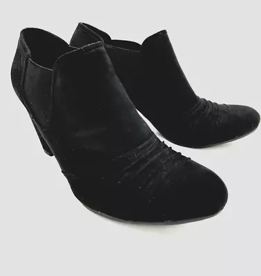 Xappeal Boots Major Heel Woman's Size 11 Black Synthetic Suede Slip On • $7.60