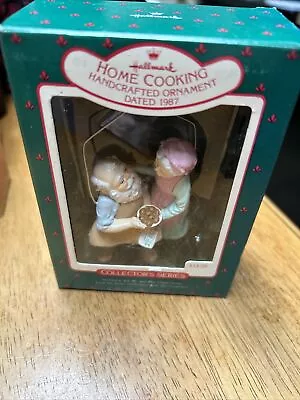 Hallmark Keepsake Ornament 1987 Mr. And Mrs. Santa Claus Home Cooking #2 NOS New • $8.25