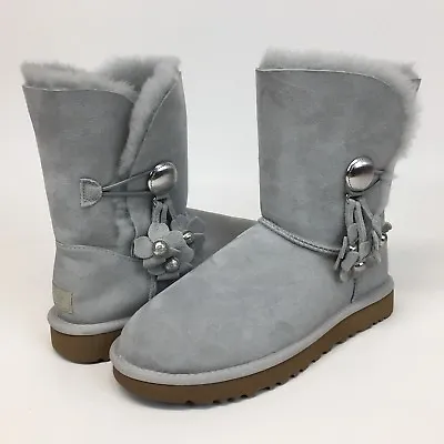 UGG Women's Bailey Button II Poppy Sheepskin W/GRV • $109