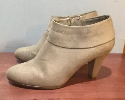 XAPPEAL JACY Women’s Heeled Booties Ankle Boots Side Zip Beige Suede Size 7.5 • $25