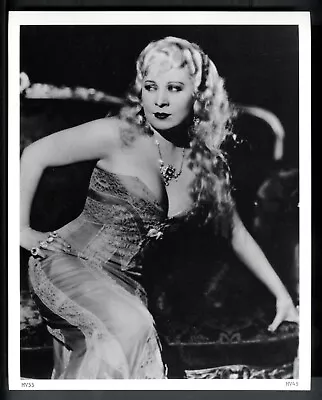 MAE WEST~HOLLYWOOD MOVIE STAR~8 X10  GLOSSY B/W PUBLICITY STILL PORTRAIT PHOTO • $6.96