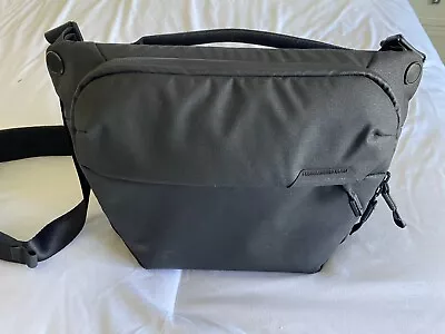 Peak Design Everyday Sling V2 6L Black Camera Bag • $90