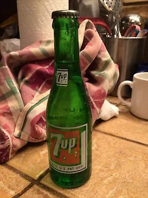 7oz 7 Up Bottle - Vintage - FULL • $8.99