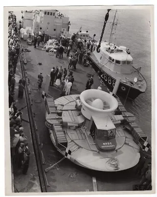 1959 British Hovercraft NRDC SR-N1 Flying Saucer On Landing Craft News Photo • $33.99